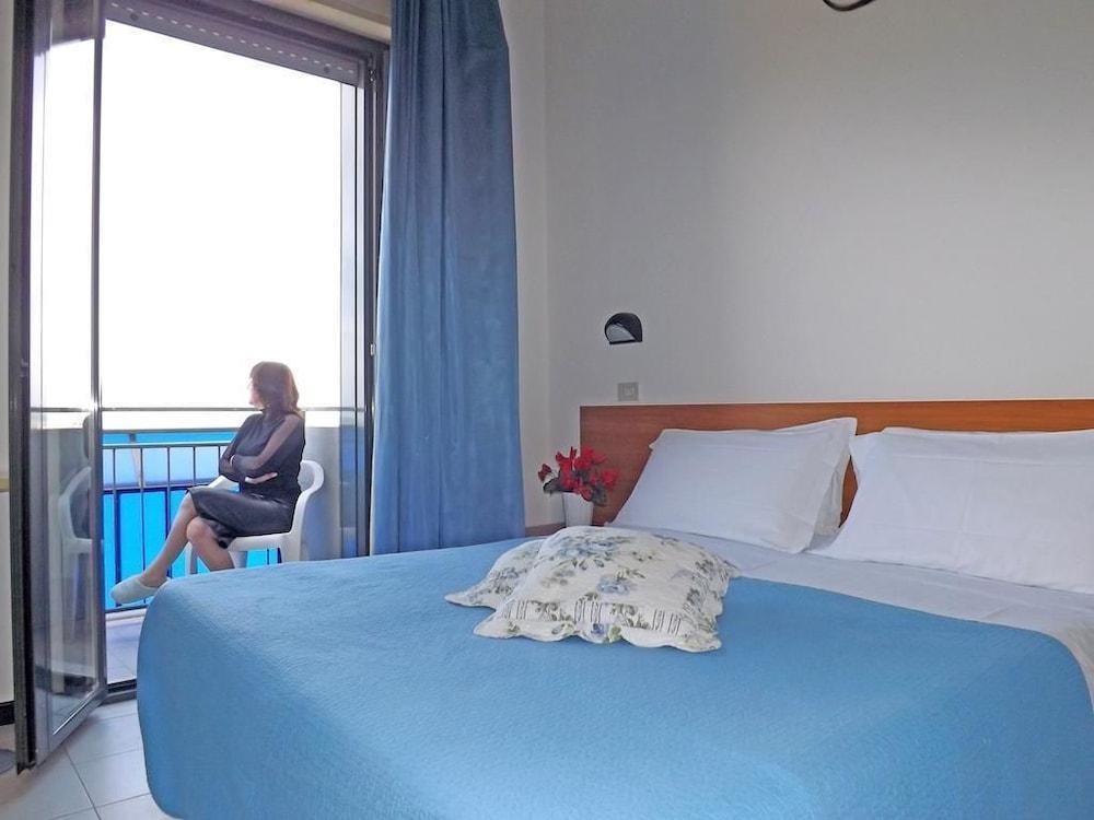 Hotel Paloma Beach Front Chiringuitos Time Rimini Ngoại thất bức ảnh