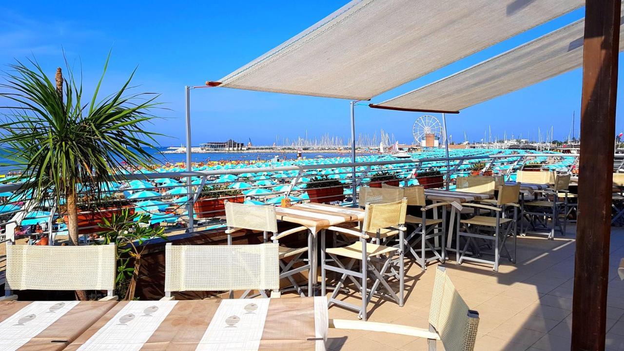 Hotel Paloma Beach Front Chiringuitos Time Rimini Ngoại thất bức ảnh