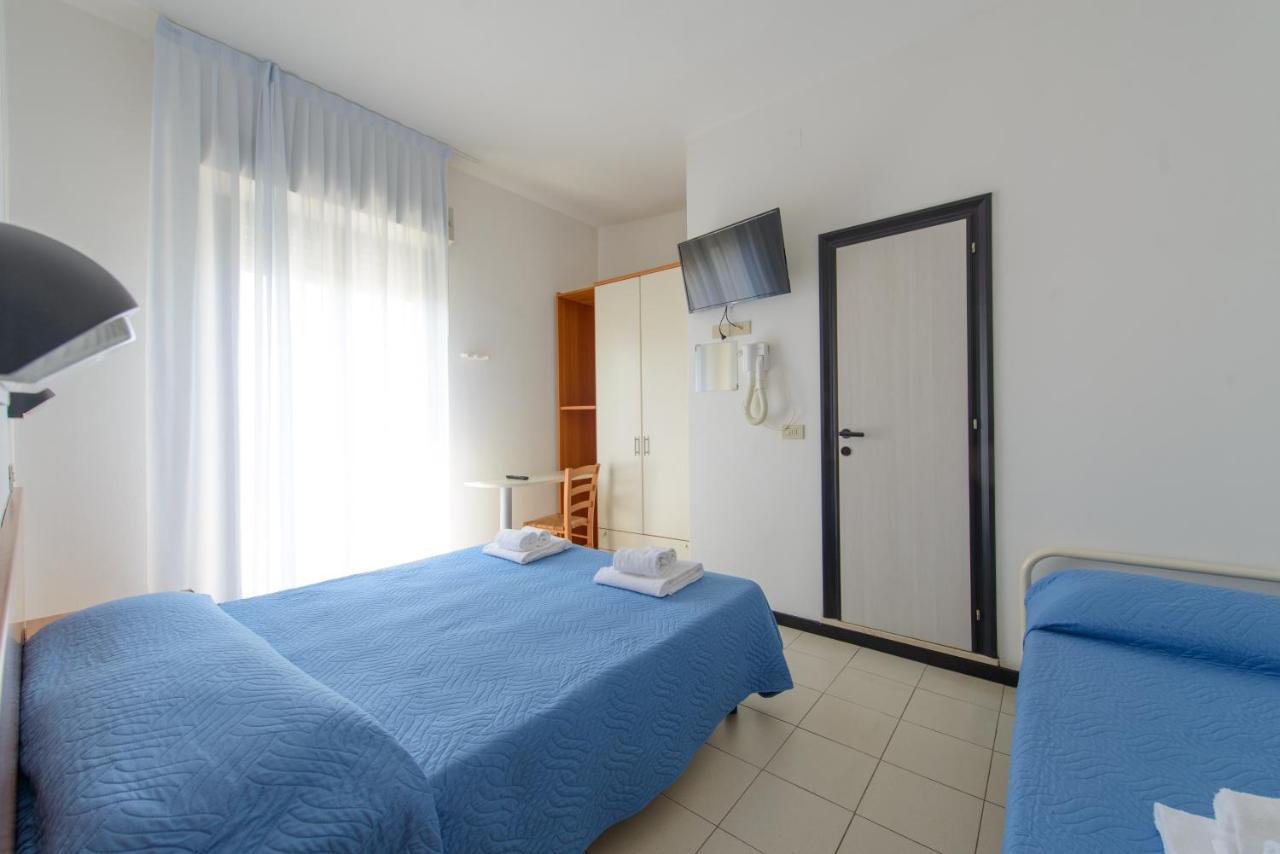 Hotel Paloma Beach Front Chiringuitos Time Rimini Ngoại thất bức ảnh