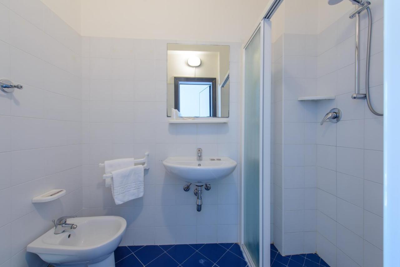 Hotel Paloma Beach Front Chiringuitos Time Rimini Ngoại thất bức ảnh