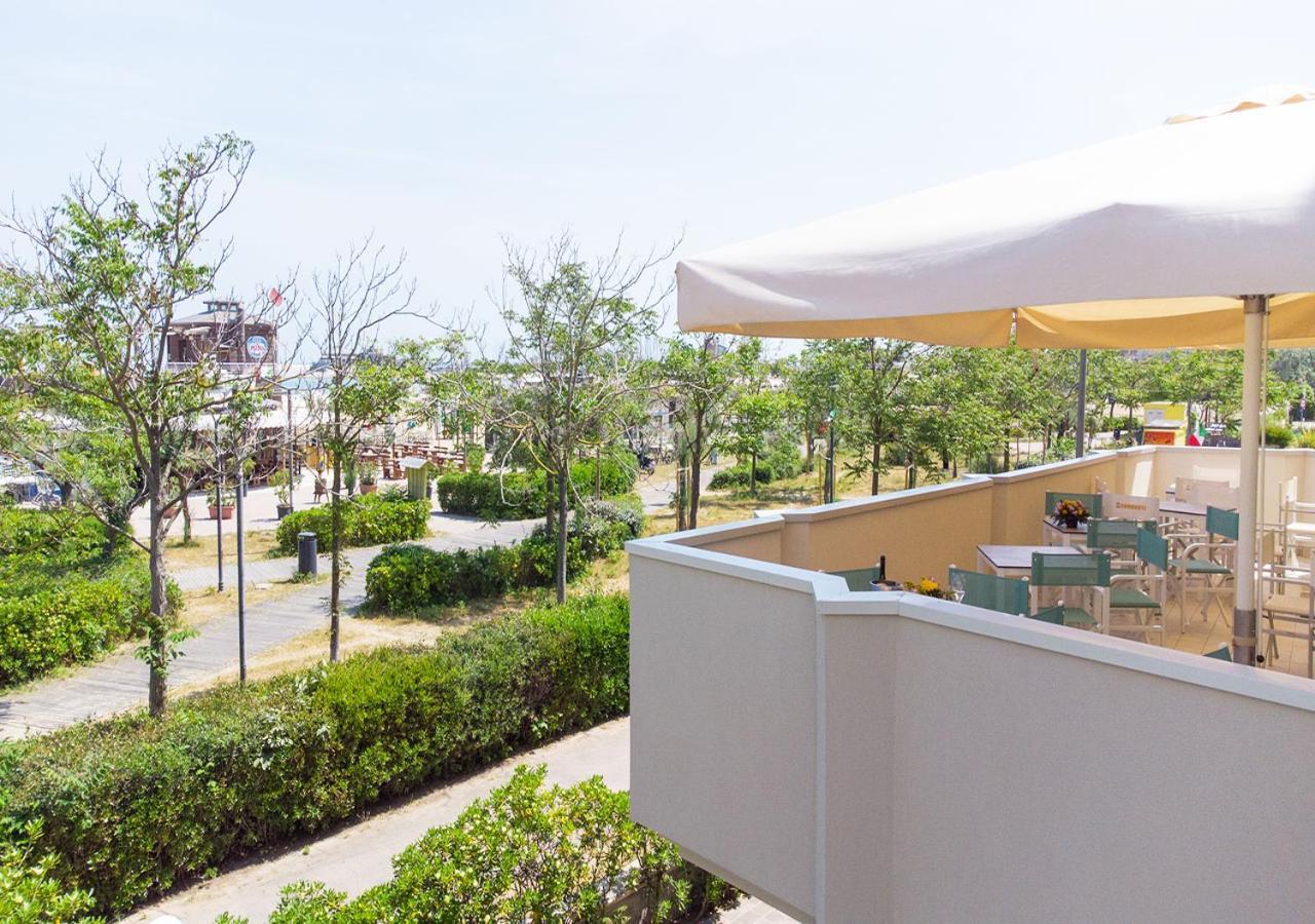 Hotel Paloma Beach Front Chiringuitos Time Rimini Ngoại thất bức ảnh