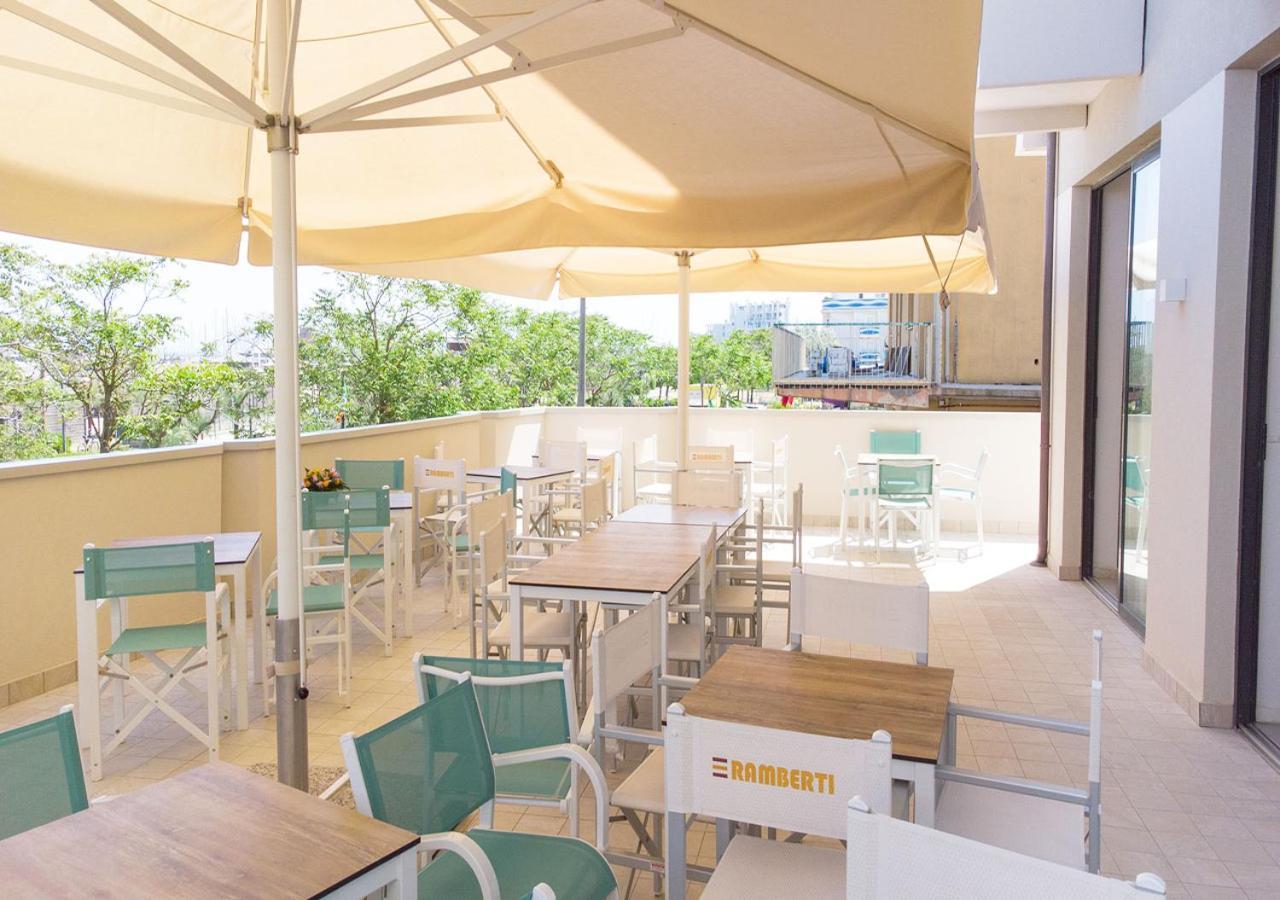 Hotel Paloma Beach Front Chiringuitos Time Rimini Ngoại thất bức ảnh