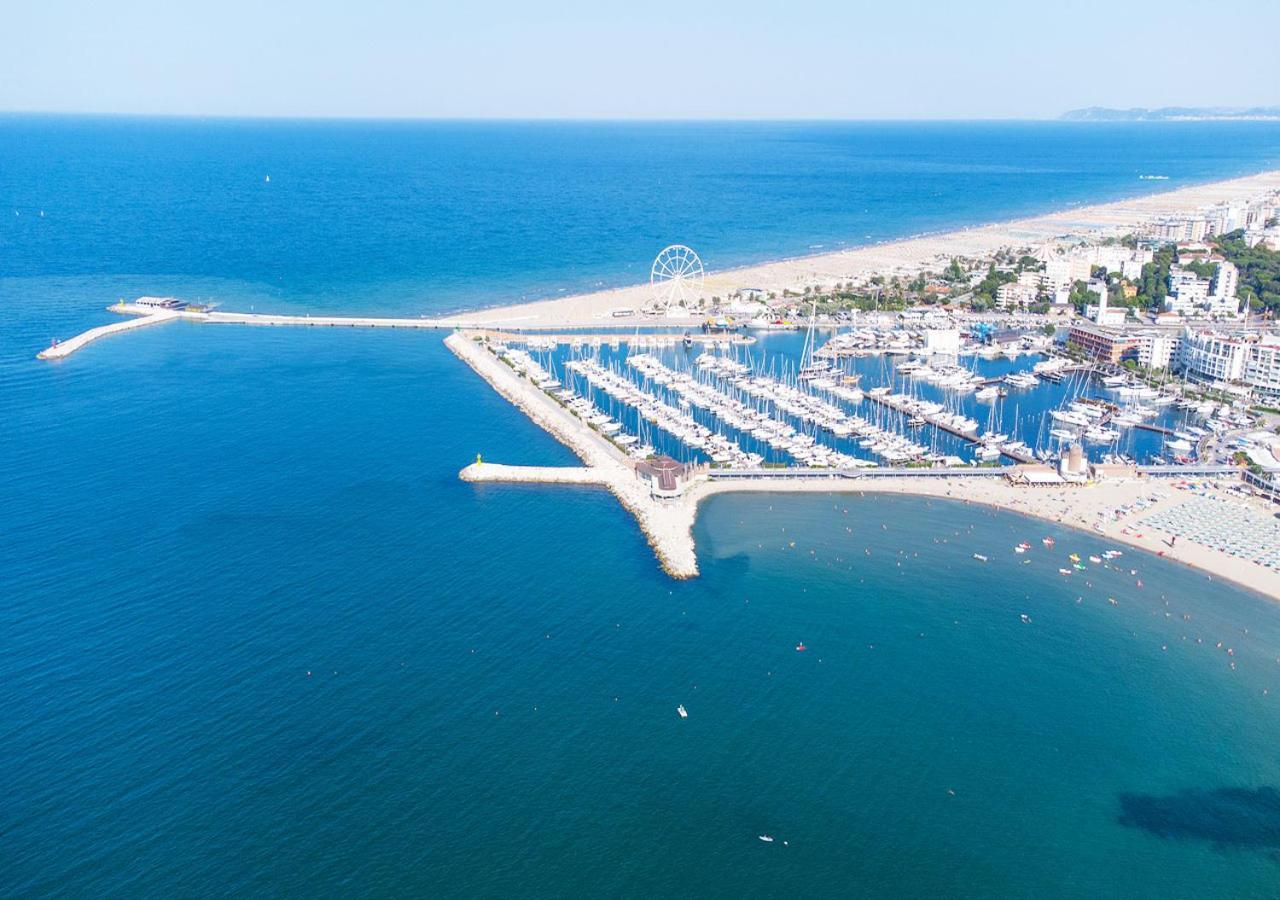 Hotel Paloma Beach Front Chiringuitos Time Rimini Ngoại thất bức ảnh