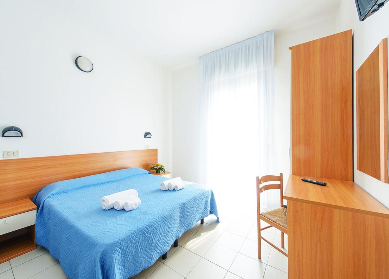 Hotel Paloma Beach Front Chiringuitos Time Rimini Ngoại thất bức ảnh