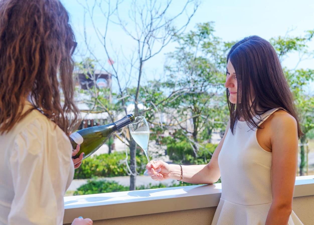 Hotel Paloma Beach Front Chiringuitos Time Rimini Ngoại thất bức ảnh