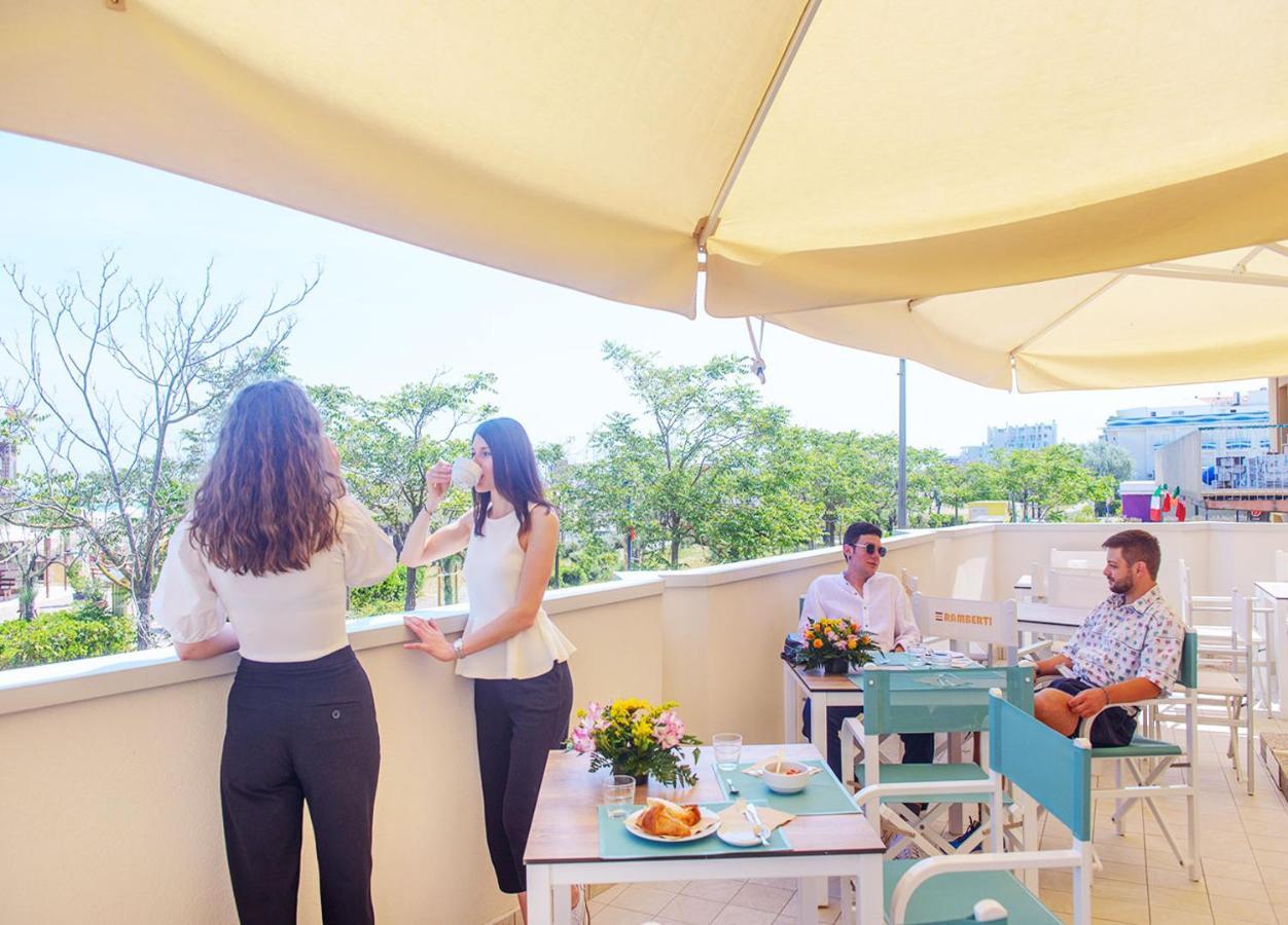 Hotel Paloma Beach Front Chiringuitos Time Rimini Ngoại thất bức ảnh